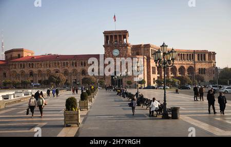Jerewan, Armenia. 14th Nov, 2021. Building of the Government of the Republic of Armenia on Republic Square in downtown Yerevan. Credit: Christian Charisius/dpa/Alamy Live News Stock Photo