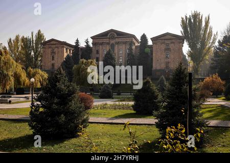 Jerewan, Armenia. 14th Nov, 2021. The building of the National Assembly of the Republic of Armenia in the city center. Credit: Christian Charisius/dpa/Alamy Live News Stock Photo