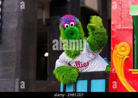 Phillies mascot hi-res stock photography and images - Alamy