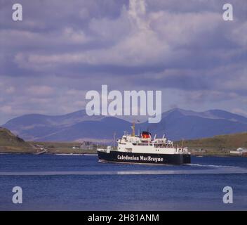 MV Columba departing Oban bay 1980s Stock Photo