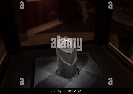 Hope Diamond Gem Jewelry in Smithsonian Museum Stock Photo