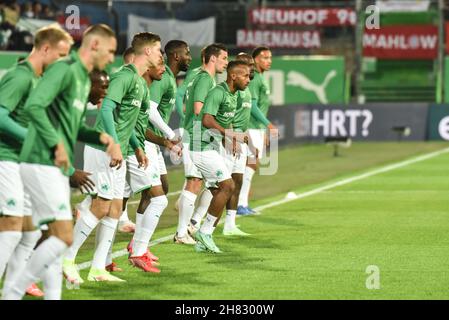 Deutschland, Fuerth, Sportpark Ronhof Thomas Sommer - 24.09.2021 - Fussball, 1.Bundesliga - SpVgg Greuther Fuerth vs. FC Bayern Munich  Image: SpVgg Greuther Fuerth during warm-ups.  DFL regulations prohibit any use of photographs as image sequences and or quasi-video Stock Photo