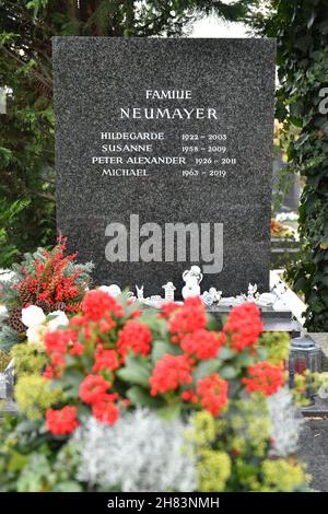Grab von Peter Alexander auf dem Friedhof Grinzing in Wien, Österreich, Europa - Grave of Peter Alexander Grinzing Cemetery in Vienna, Austria, Europe Stock Photo