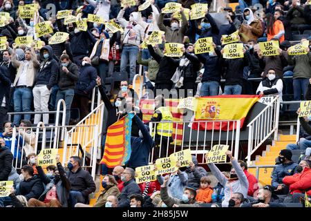 Valencia, Spain. 27th Nov, 2021. Spectators of Valencia CF during the Spanish La Liga, football match between Valencia CF and Rayo Vallecano at Mestalla stadium.(Final score; Valencia CF 1:1 Rayo Vallecano) Credit: SOPA Images Limited/Alamy Live News Stock Photo