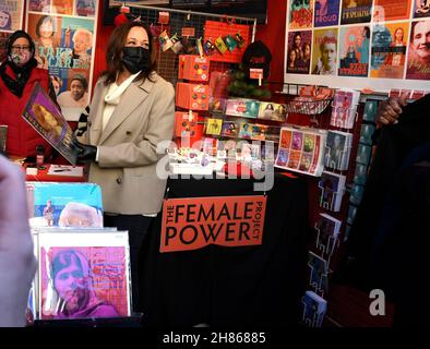 Washington, DC. 27th Nov, 2021. United States Vice President Kamala Harris supports Small Business Saturday with a visit to DCs Downtown Holiday Market, Saturday, November 27, 2021, in Washington, DC. Credit: Mike Theiler/Pool via CNP/dpa/Alamy Live News Stock Photo