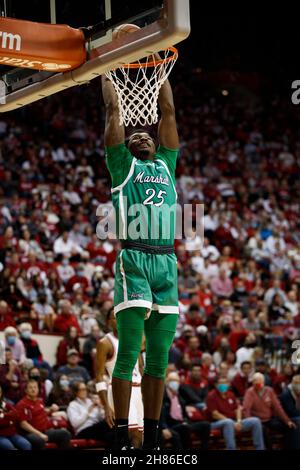 BLOOMINGTON, UNITED STATES - 2021/11/27: Marshall Thundering Herd forward Obinna Anochili-Killen (25) dunks against Indiana University during an NCAA basketball game on November 27, 2021 in Bloomington, Ind. IU beat Marshall 90-79. Stock Photo