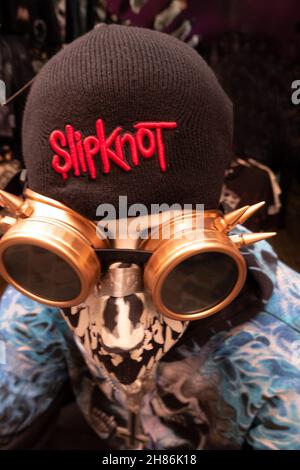 Slipknot steam punk mannequin head in a shop Stock Photo