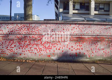 Red hearts are seen on the National COVID Memorial Wall outside St Thomas' Hospital.Over 150,000 red hearts have been painted by volunteers and members of the public, one for each life lost to coronavirus in the UK to date. (Photo by Vuk Valcic / SOPA Images/Sipa USA)