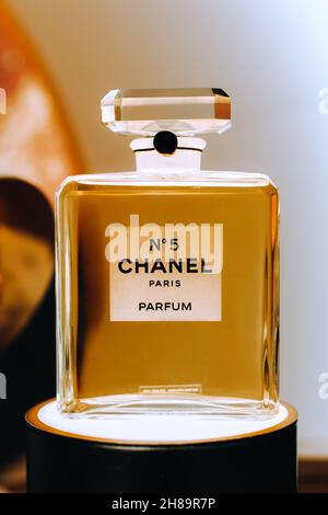 Chanel N°5 EAU DE PARFUM SPRAY, Beauty & Personal Care, Fragrance &  Deodorants on Carousell