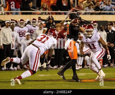 Oklahoma defensive lineman Nik Bonitto runs a drill during the NFL football  scouting combine, Saturday, March 5, 2022, in Indianapolis. (AP  Photo/Darron Cummings Stock Photo - Alamy