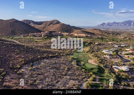 Parched earth and green golf courses surround JW Starr Pass Marriott in Tucson Stock Photo