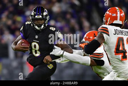 Cleveland Browns linebacker Anthony Walker Jr. (4) stands on the sideline  during an NFL football game against the Pittsburgh Steelers, Sunday, Oct.  31, 2021, in Cleveland. (AP Photo/Kirk Irwin Stock Photo - Alamy