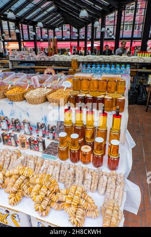 Honey, figs, other local products, Pazar Meydanı, Pazari i Ri, new bazaar, Tirana, Albania Stock Photo