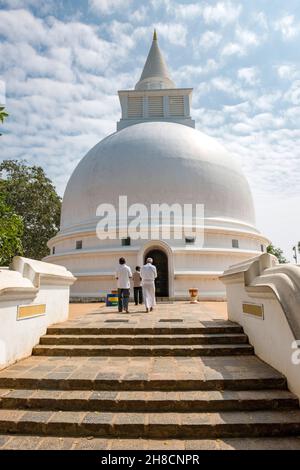 Sri Lanka, province du centre, Centrale Province, Badulla district, Bandarawela, Temple bouddhiste, buddhistischer Tempel, Buddhism Temple Stock Photo