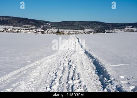 Biking way R1 in winter, near Gewissenruh, Wesertal, Weser Uplands, Weserbergland, Hesse, Germany Stock Photo