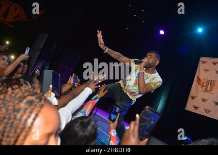 Miami, Florida, USA. 27th Nov, 2021. Ginuwine performs live on stage during the 90's Kickback Concert at James L. Knight Center on November 27, 2021 in Miami, Florida. Credit: Mpi10/Media Punch/Alamy Live News Stock Photo