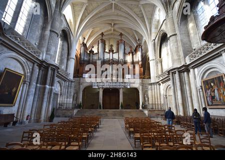 Bordeaux, France - 7 Nov, 2021: Pipe Organ in the of Cathedrale Saint Andre (St. Andrews Cathedral), Bordeaux, Gironde, Aquitaine, France Stock Photo