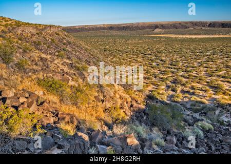 Kilbourne Hole, maar crater (low-relief volcanic crater), East Potrillo ...
