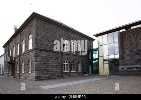 Reykjavik, Iceland. 08th Sep, 2021. The Icelandic Parliament building in downtown Reykjavik. Credit: Christian Charisius/dpa/Alamy Live News Stock Photo