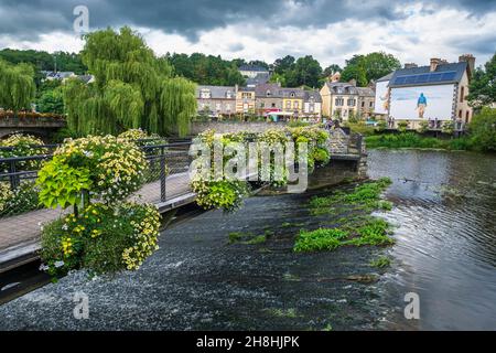 France, Morbihan, La Gacilly, footbridge over the Aff river Stock Photo