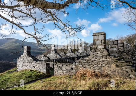 These are some of miner miners cottages at the abandoned Dinorwic slate quarry near the Welsh village of Llanberis in Snowdonia National Park Stock Photo