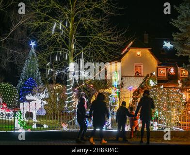 30 November 2021, Brandenburg, Berkenbrück: The garden of the ...