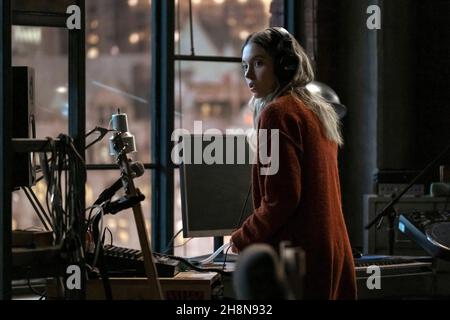 SYDNEY SWEENEY in THE VOYEURS (2021), directed by MICHAEL MOHAN. Credit