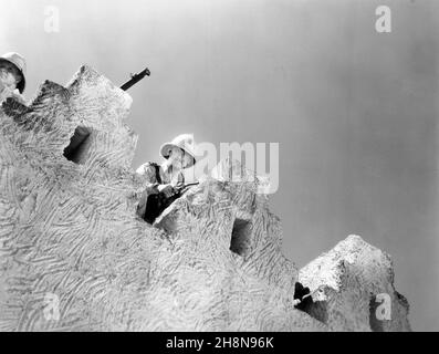 CARY GRANT in THE LAST OUTPOST (1935), directed by CHARLES BARTON and LOUIS J. GASNIER. Credit: PARAMOUNT PICTURES / Album Stock Photo