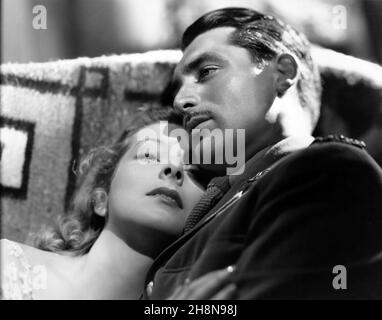 CARY GRANT and GERTRUDE MICHAEL in THE LAST OUTPOST (1935), directed by CHARLES BARTON and LOUIS J. GASNIER. Credit: PARAMOUNT PICTURES / Album Stock Photo