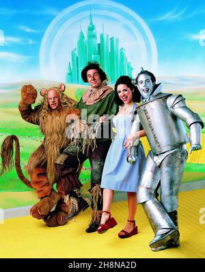 JERRY SEINFELD, JASON ALEXANDER, MICHAEL RICHARDS and JULIA LOUIS DREYFUS in SEINFELD (1990), directed by JASON ALEXANDER, ANDY ACKERMAN and DAVID STEINBERG. Credit: CASTLE ROCK/WEST-SHAPIRO / Album Stock Photo