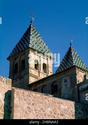 PUERTA NUEVA DE BISAGRA - CHAPITELES. Author: COVARRUBIAS ALONSO. Location: EXTERIOR. Toledo. SPAIN. Stock Photo