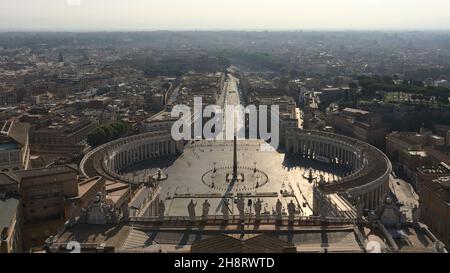 VATICAN, VATICAN CITY - Sep 02, 2019: An aerial shot of Saint Peter's Square in Vatican City, Spain Stock Photo