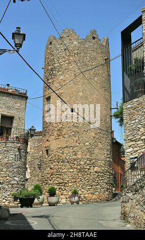 Sant Ramon Tower in the historic center of Begur in the Baix Empordà region of Gerona province, Catalonia, Spain Stock Photo