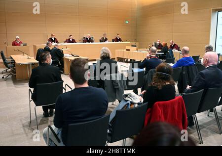 02 December 2021, Baden-Wuerttemberg, Karlsruhe: The Third Criminal Senate of the Federal Supreme Court (BGH), (l-r) Stephan Anstötz, Carsten Paul, Jürgen Schäfer (chair), Johannes Berg and Helmut Kreicker, opens a trial on the NSU complex. The issue is the review of the conviction of alleged aider and abettor André E. In 2018, the Munich Higher Regional Court had sentenced him to two and a half years in prison for supporting a terrorist organization. Both he and the federal prosecution have appealed against this. E. wants acquittal, the prosecutors had demanded a much higher sentence. Photo: Stock Photo