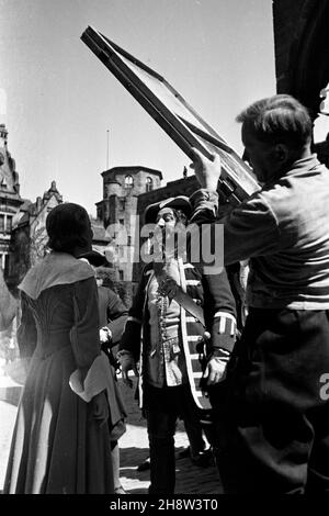 Schauspieler und Belegschaft am Set für Liselotte von der Pfalz, Regie: Carl Froelich, 1935. Cast and crew at the set of The Private Life of Louis XIV, aka Liselotte of the Palatinate, Director: Carl Froelich, 1935. Stock Photo