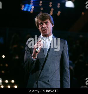 ZDF Hitparade, Sänger Roland Kaiser, 1978. ZDF Hitparade, singer Roland ...