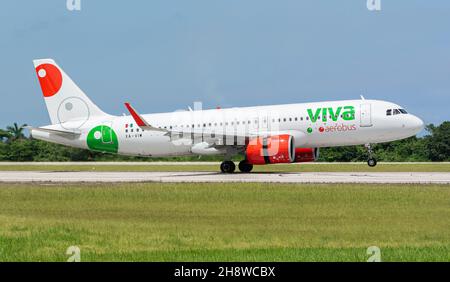 MATANZAS, CUBA - Sep 25, 2021: The Viva Aerobus Airbus A320 in the airport of Varadero, Cuba Stock Photo