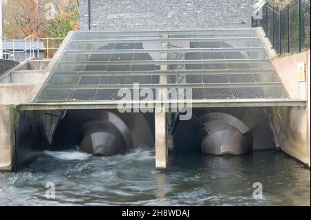 Archimedes screw hydropower at Radyr Weir Stock Photo