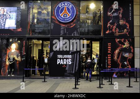 France, Paris (75) 8th arrondissement, Champs Elysees Avenue, Paris Saint Germain football club PSG shop Stock Photo