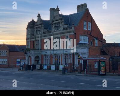 Abington Park Hotel APH Northampton UK beer wine bus stop sign signs advert advertisement food drink road path old Victorian style type house bar Stock Photo