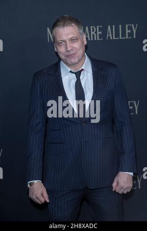 New York, United States. 01st Dec, 2021. Holt McCallany attends 'Nightmare Alley' World Premiere at Alice Tully Hall, Lincoln Center in New York City. Credit: SOPA Images Limited/Alamy Live News Stock Photo