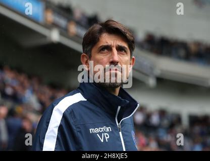 File photo dated 21-08-2021 of Reading manager Veljko Paunovic, who has an extensive injury list for the visit of Hull in the Sky Bet Championship on Saturday. Issue date: Thursday December 2, 2021. Stock Photo