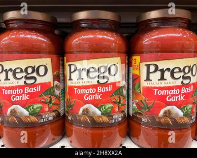 Prego pasta sauce grocery hi-res stock photography and images - Alamy