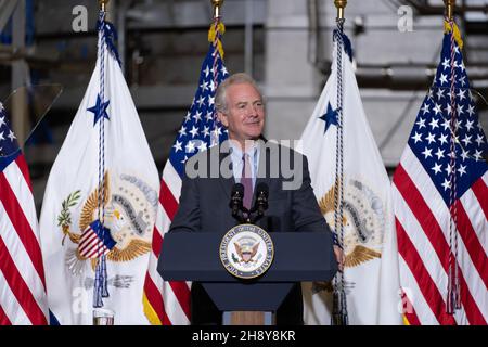 Greenbelt, United States of America. 05 November, 2021. Maryland Sen. Chris Van Hollen delivers remarks during the visit by U.S Vice President Kamala Harris to Goddard Space Flight Center, November 5, 2021 in Greenbelt, Maryland.  Credit: Taylor Mickal/NASA/Alamy Live News Stock Photo