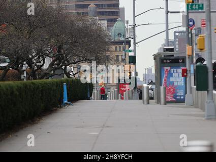 New York, NY, USA. 2nd Dec, 2021. United Nations, New York, USA, December 02, 2021 - Diplomats and employees of the UN headquarters were ordered to remain in place for nearly three hours on Thursday after an armed man was seen outside holding a gun to his head today at the UN Headquarters in New York City.Photo: Luiz Rampelotto/EuropaNewswire.PHOTO CREDIT MANDATORY. (Credit Image: © Luiz Rampelotto/ZUMA Press Wire) Stock Photo