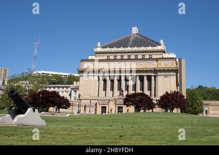 Pittsburgh, Pennsylvania-May 13, 2021: Soldiers and Sailors National Military Museum and Memorial is on the National Register of Historic Places, Pitt Stock Photo