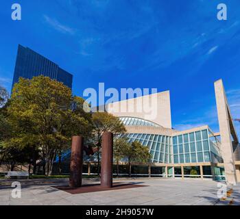 Dallas, NOV 25 2021, Sunny view of the Dallas Symphony Orchestra Stock Photo