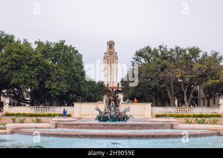 Austin, NOV 26, 2021, Overcast view of the UT Tower of University of Texas at Austin Stock Photo