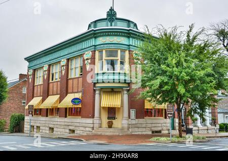 Shepherdstown, West Virginia, United States of America – September 28, 2016. Jefferson Security Bank building at 201 E German Street in Shepherdstown, Stock Photo