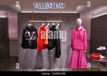 VALENTINO BAGS FOR WOMEN INSIDE THE FASHION STORE Stock Photo - Alamy